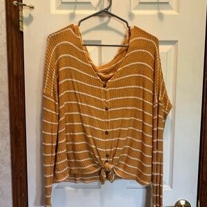 American Eagle Soft & Sexy Yellow Ribbed Button Down Shirt 🐝